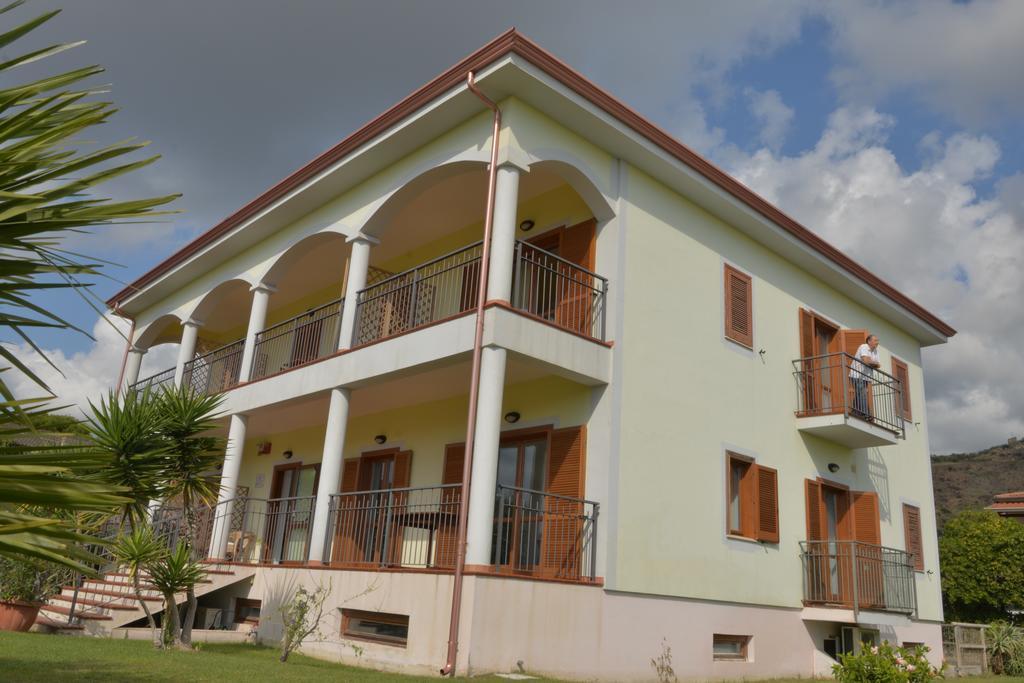 Larus Hotel Sangineto Luaran gambar