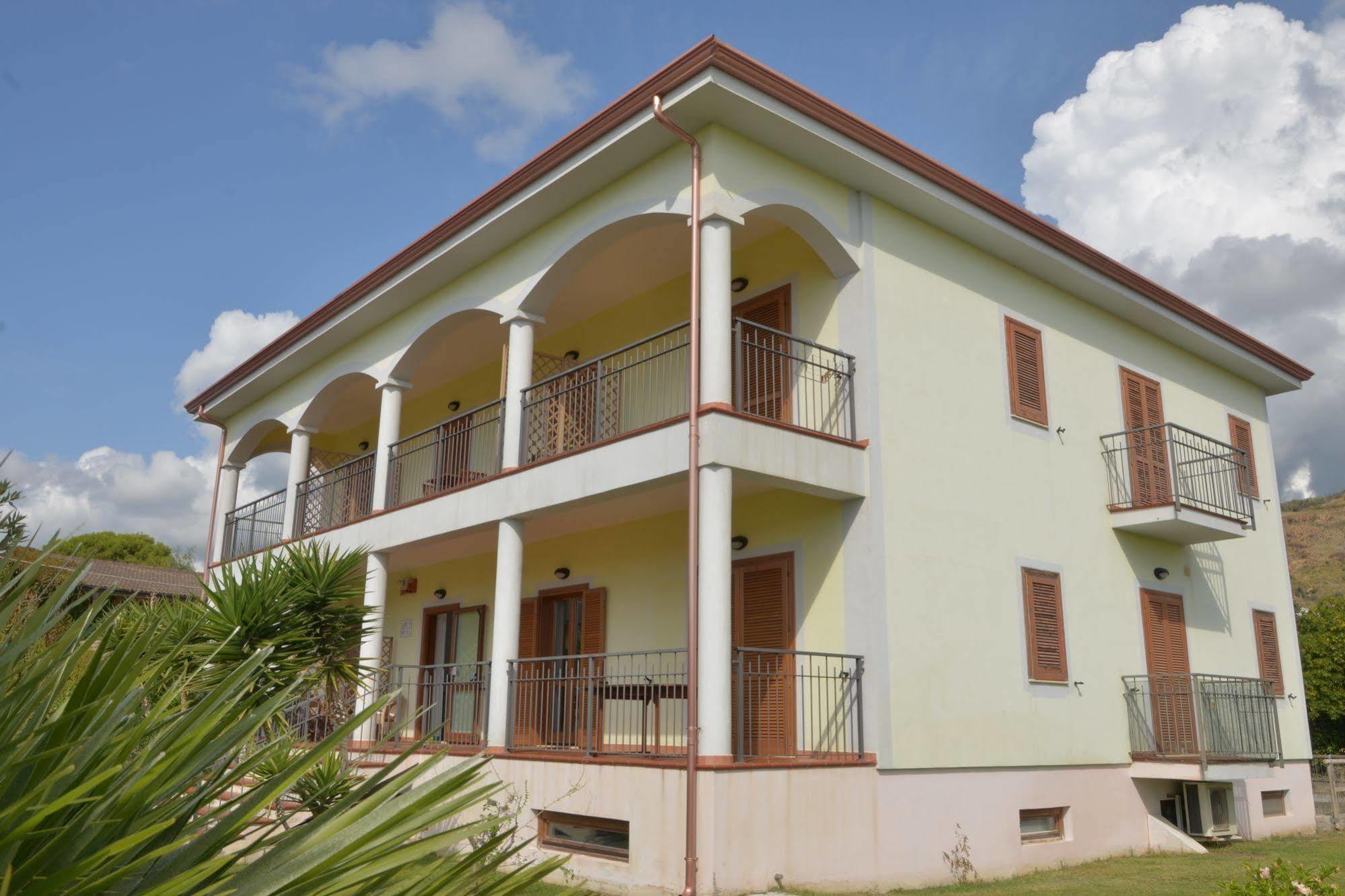 Larus Hotel Sangineto Luaran gambar