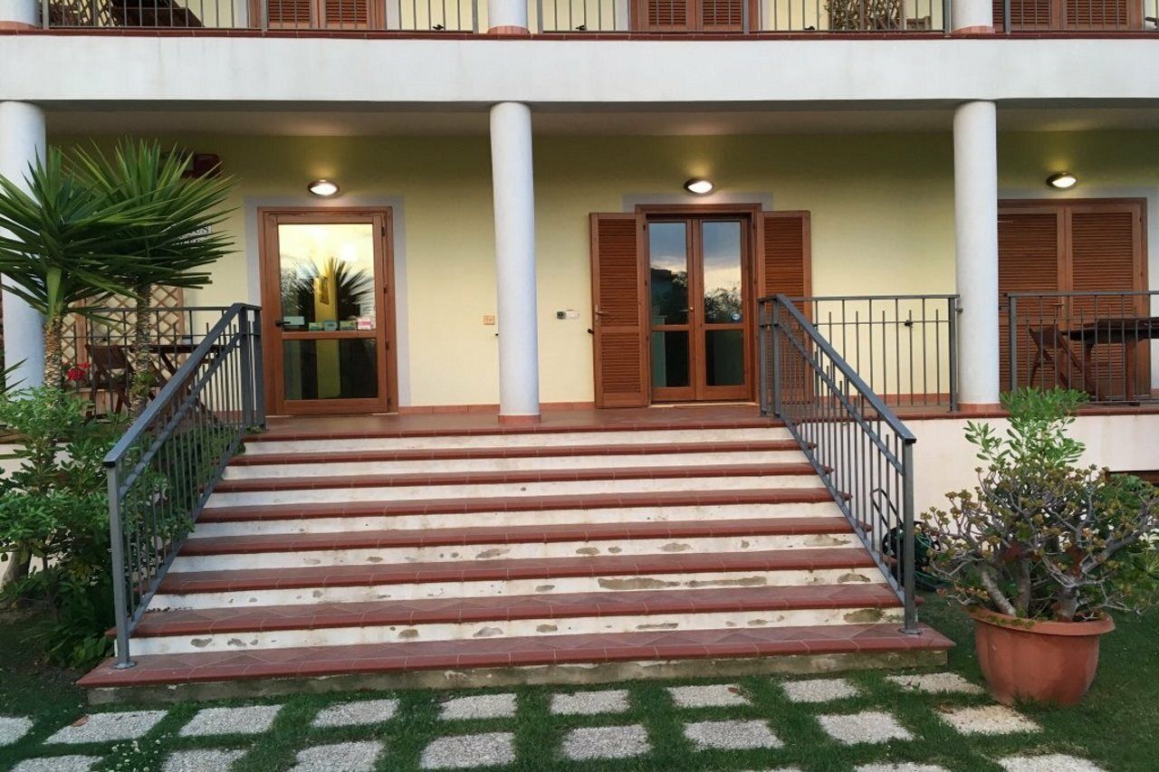 Larus Hotel Sangineto Luaran gambar